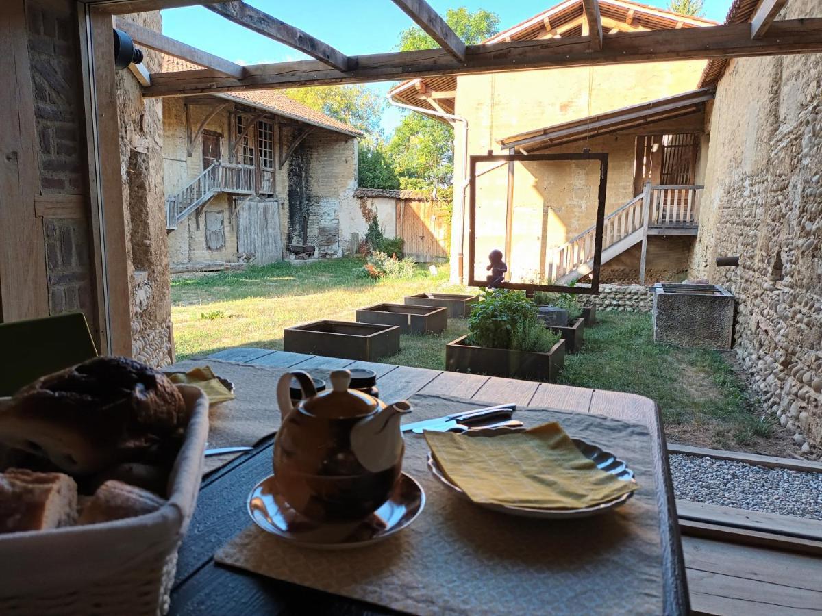 Aparthotel La Ferme De Berlioz La Cote-Saint-Andre Esterno foto